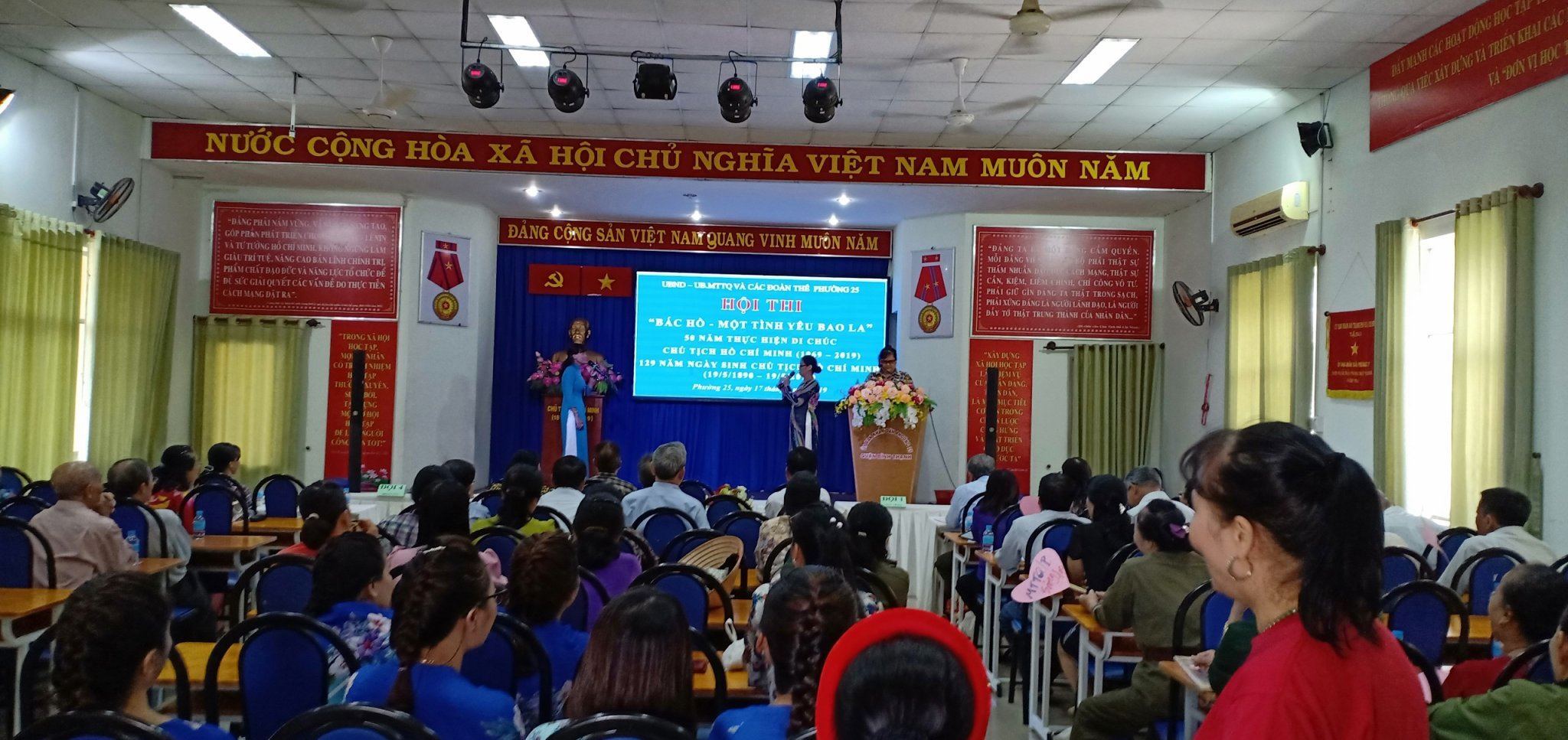 BAC HO MOT TINH YEU BAO LA 4