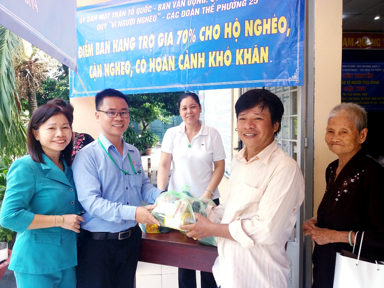 NGAY HOI NGUOI VIET TIN DUNG HANG VIET 18