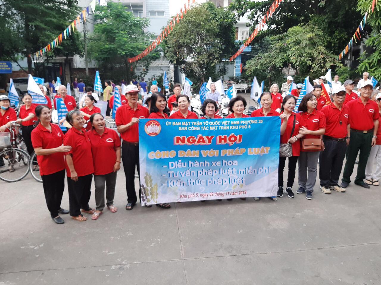 Diễu hành xe hoa chào mừng NPL