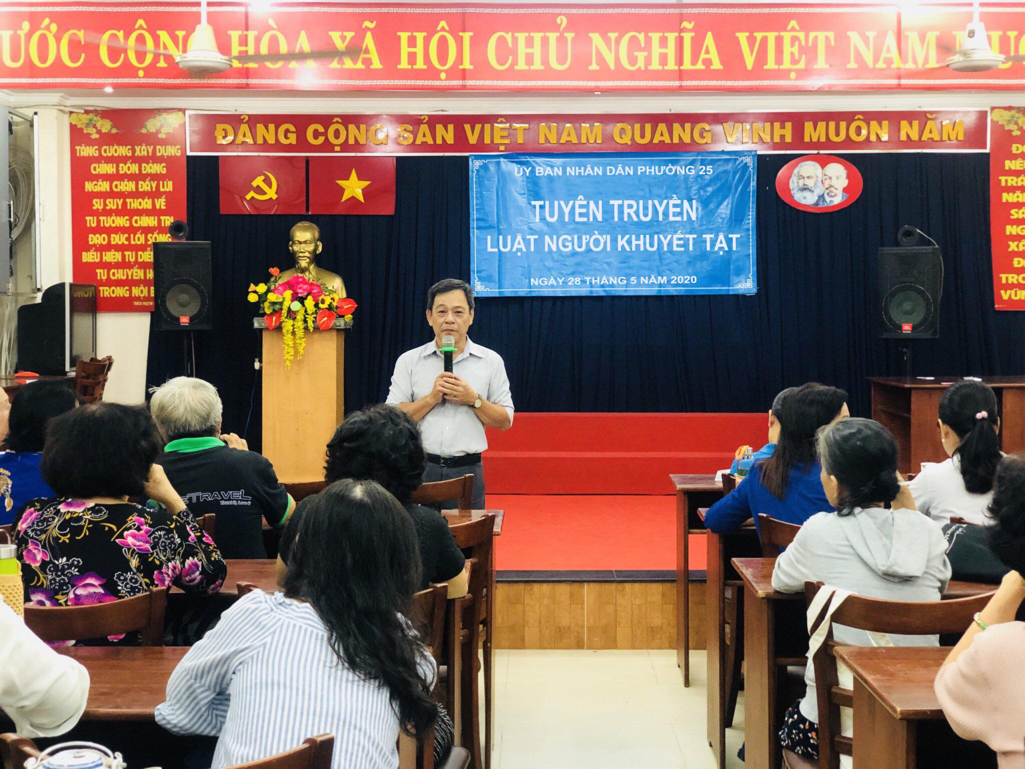 Luật khuyết tật